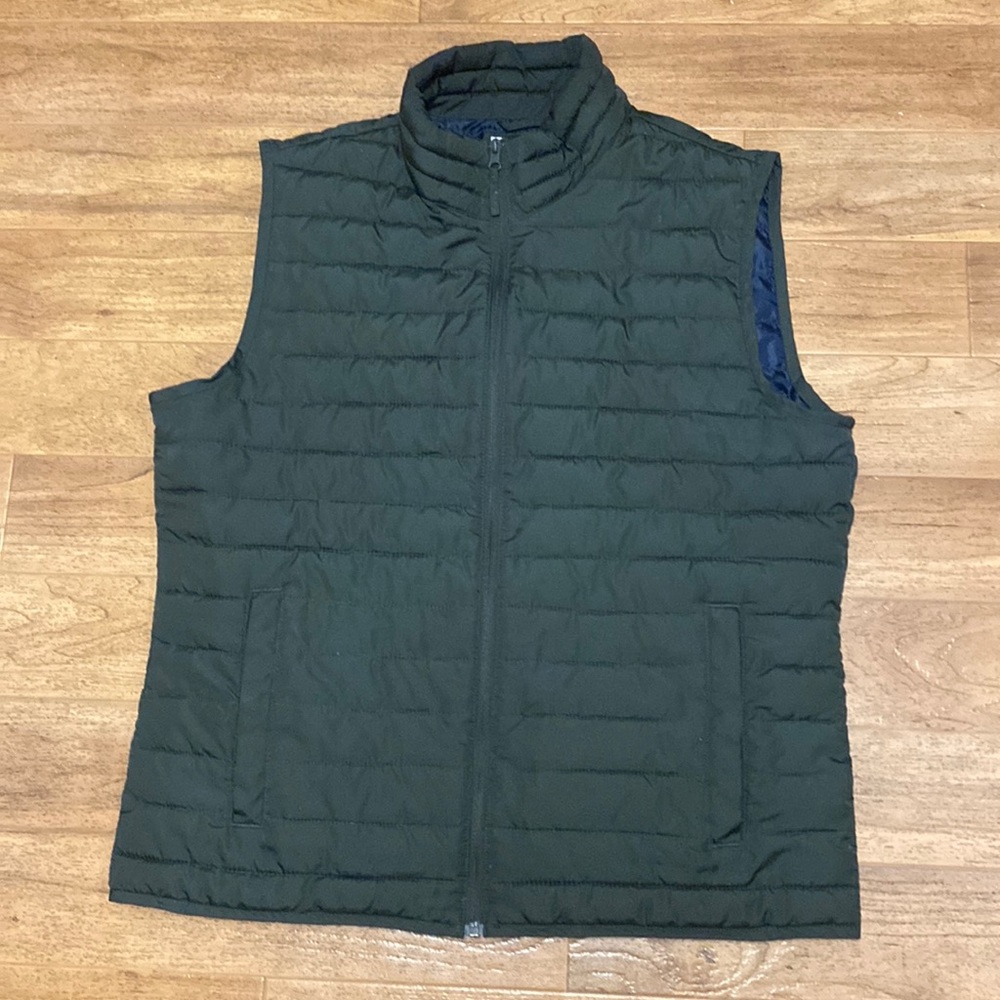 Gap large black grass vest